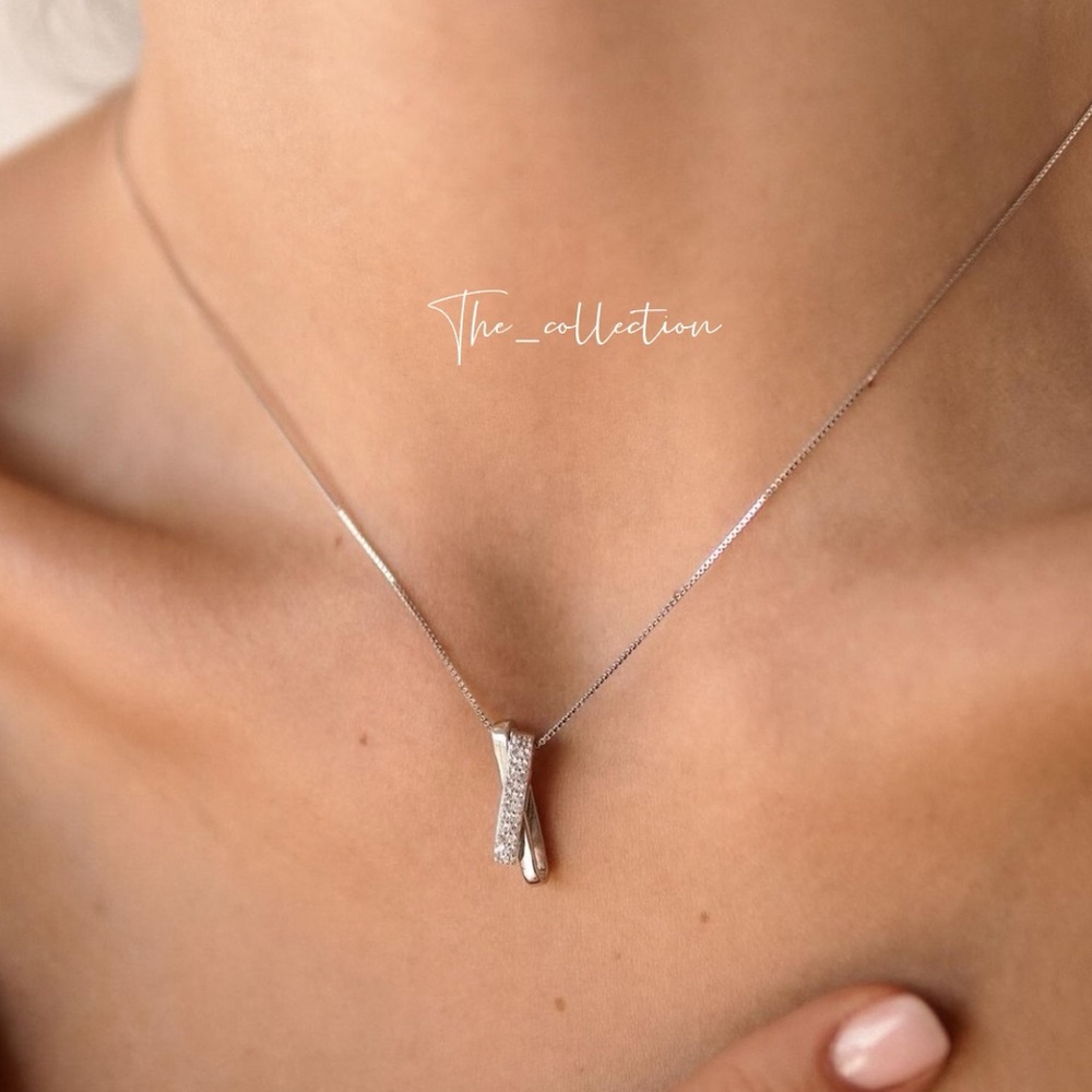 STERLING SILVER CROSS DIAMOND PENDANT NECKLACE - Picture 3 of 5